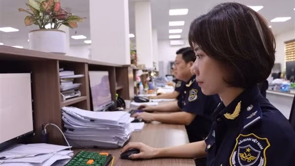 Thu ngân sách từ xuất nhập khẩu đạt 240.390 tỷ đồng