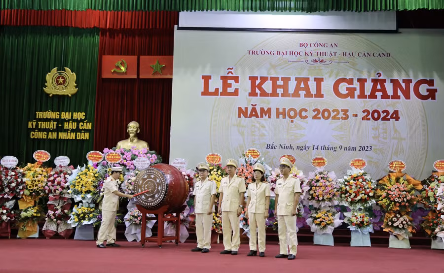 Xây dựng nhà trường&nbsp;trở thành trung tâm đào tạo đầu ngành về khoa học, công nghệ, kỹ thuật, hậu cần -0