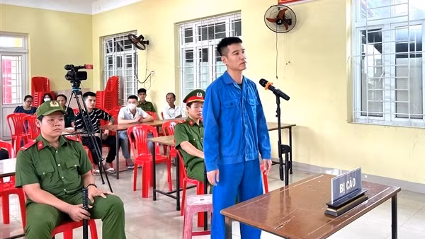 Lĩnh án vì đập phá quán nhậu để thu tiền “bảo kê”
