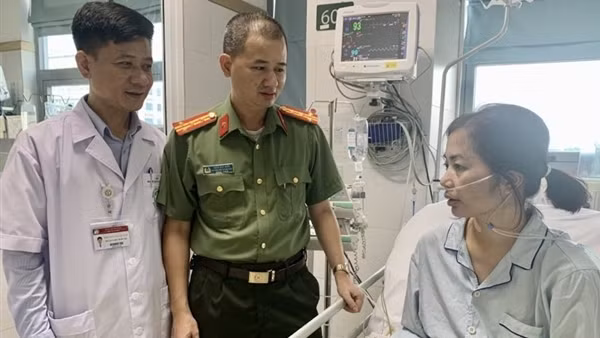 Bạn đọc Báo CAND ủng hộ nữ bác sĩ gặp nạn trong vụ cháy chung cư mini