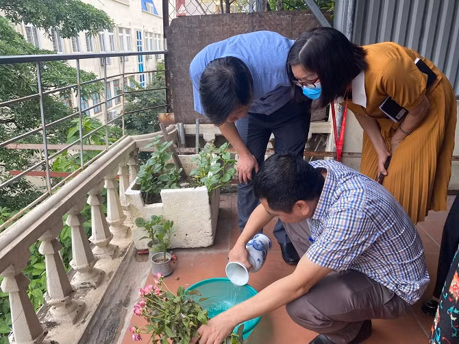Hà Nội: Tự truyền dịch tại nhà, cô gái 20 tuổi mắc sốt xuất huyết tử vong -0