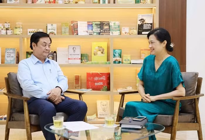 Từ chợ làng ra thế giới - phải nắm tay nhau cùng đi -0