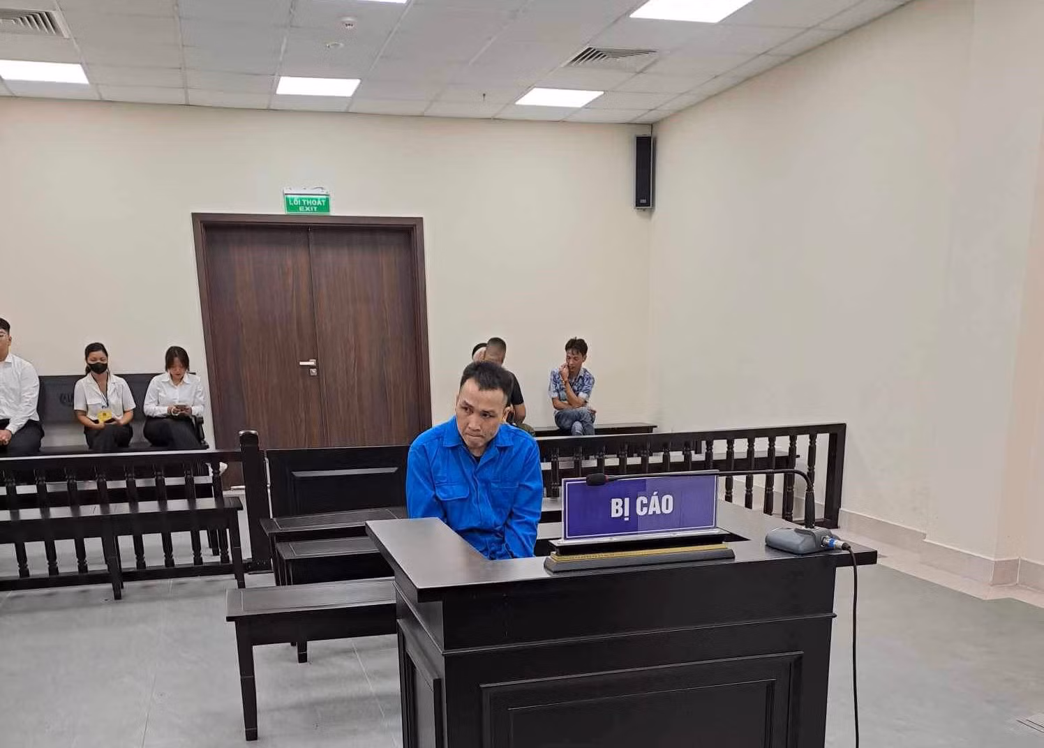 Truy sát bạn sau cuộc nhậu và hát, lĩnh 12 năm tù -0