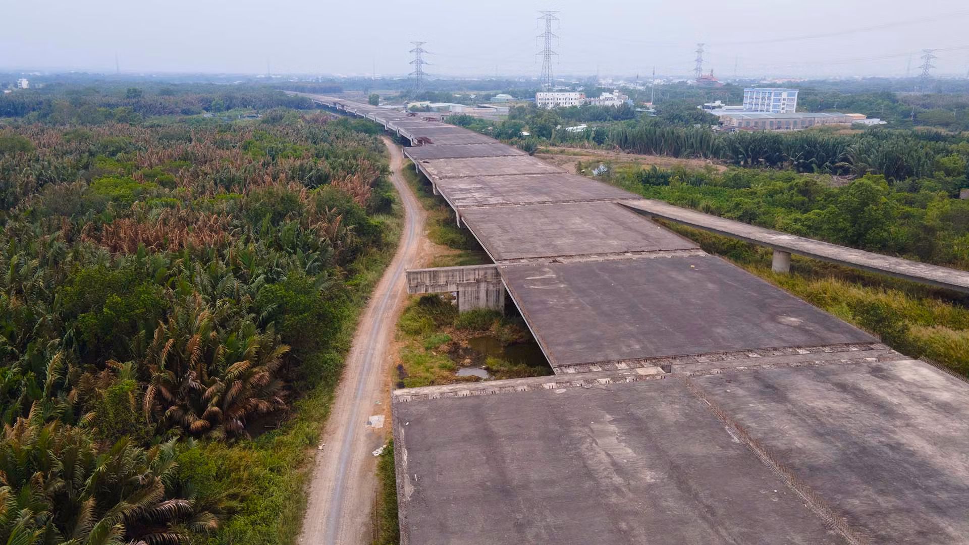 Chấm dứt hợp đồng một loạt nhà thầu thi công dự án cao tốc Bến Lức- Long Thành -0