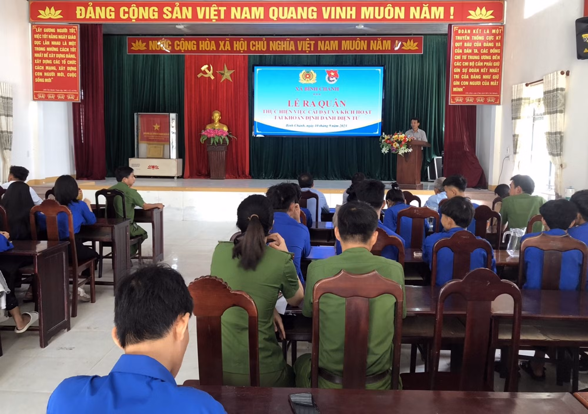 Công an Quảng Nam đẩy nhanh tiến độ kích hoạt tài khoản định danh điện tử -0