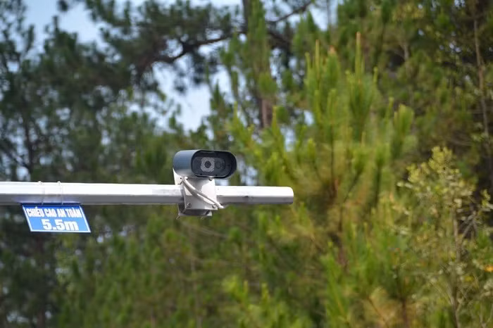 Lắp camera trên quốc lộ 20 để ngăn chặn tai nạn giao thông -0