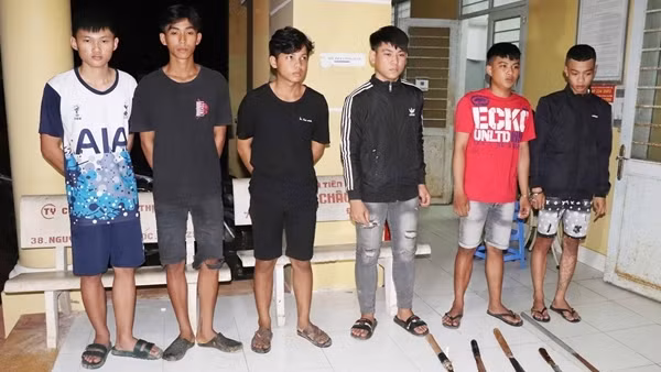 Ngăn chặn nhóm “trẻ trâu” mang hung khí chuẩn bị chém nhau