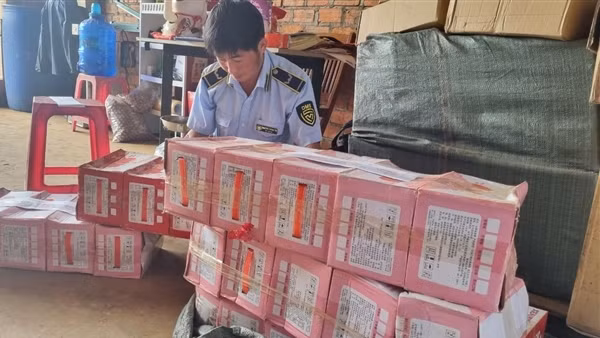 Phạt cơ sở bày bán 3.200 bánh trung thu không rõ nguồn gốc