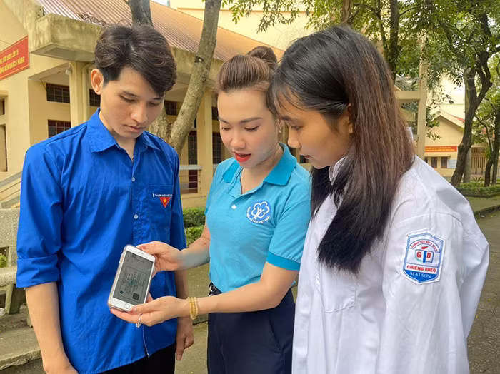 Đẩy mạnh cải cách thủ tục hành chính và đánh giá trải nghiệm của người dùng -0