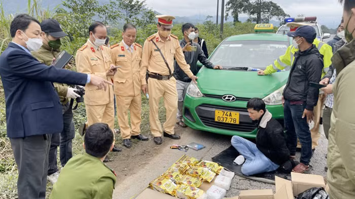 Kẻ thợ mộc trượt dài trong “vũng lầy” của ma túy -0