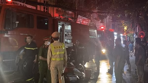BHXH Việt Nam kịp thời chia sẻ và hỗ trợ các nạn nhân trong vụ cháy chung cư mini tại Hà Nội