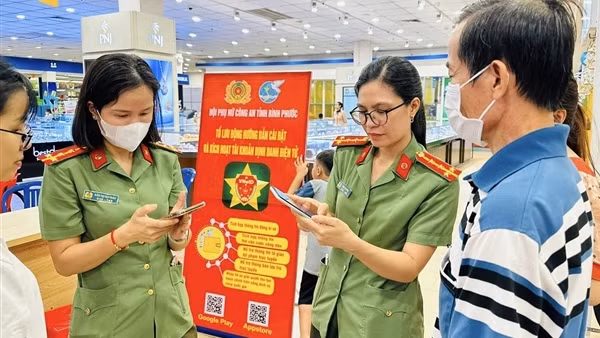 Bình Phước với Chiến dịch 90 ngày, đêm thu nhận, kích hoạt định danh điện tử