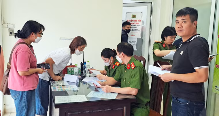 Xót xa lắng nghe tâm sự của người thân các nạn nhân vụ hỏa hoạn -0
