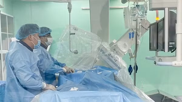 Cứu sống bệnh nhân bị đâm thấu ngực “thập tử nhất sinh”