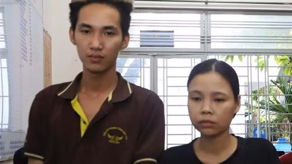 Băng nhóm dụ dỗ thiếu nữ, chụp ảnh khỏa thân rồi khống chế, ép bán dâm