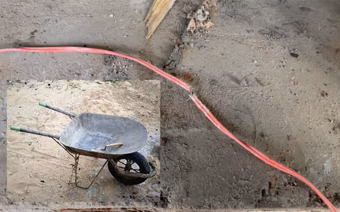 Đẩy xe rùa chở vật liệu xây dựng, bị điện giật tử vong -0
