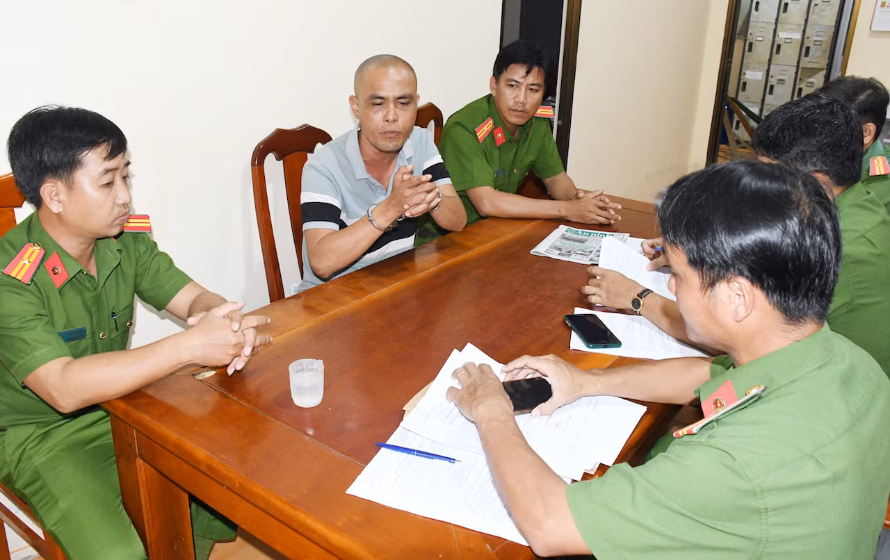 Bắt tạm giam giám đốc sản xuất, buôn bán phân bón giả -0