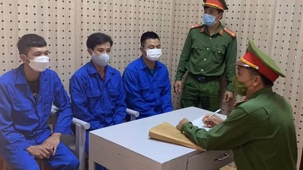 Đánh đập con nợ, nhốt vào phòng trọ để đòi tiền ảnh 2