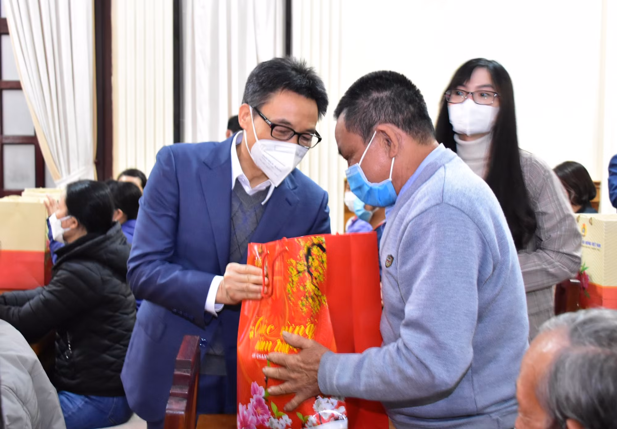 Phó Thủ tướng Vũ Đức Đam thăm, tặng quà Tết tại tỉnh Thừa Thiên-Huế -0