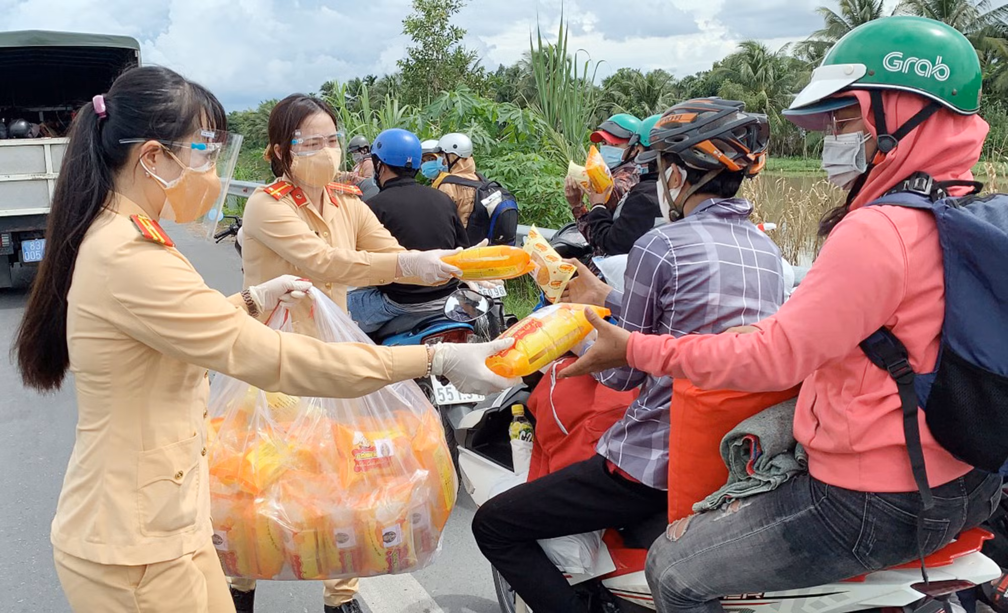DBCAND20-Phụng sự nhân dân bằng cả tấm lòng -4