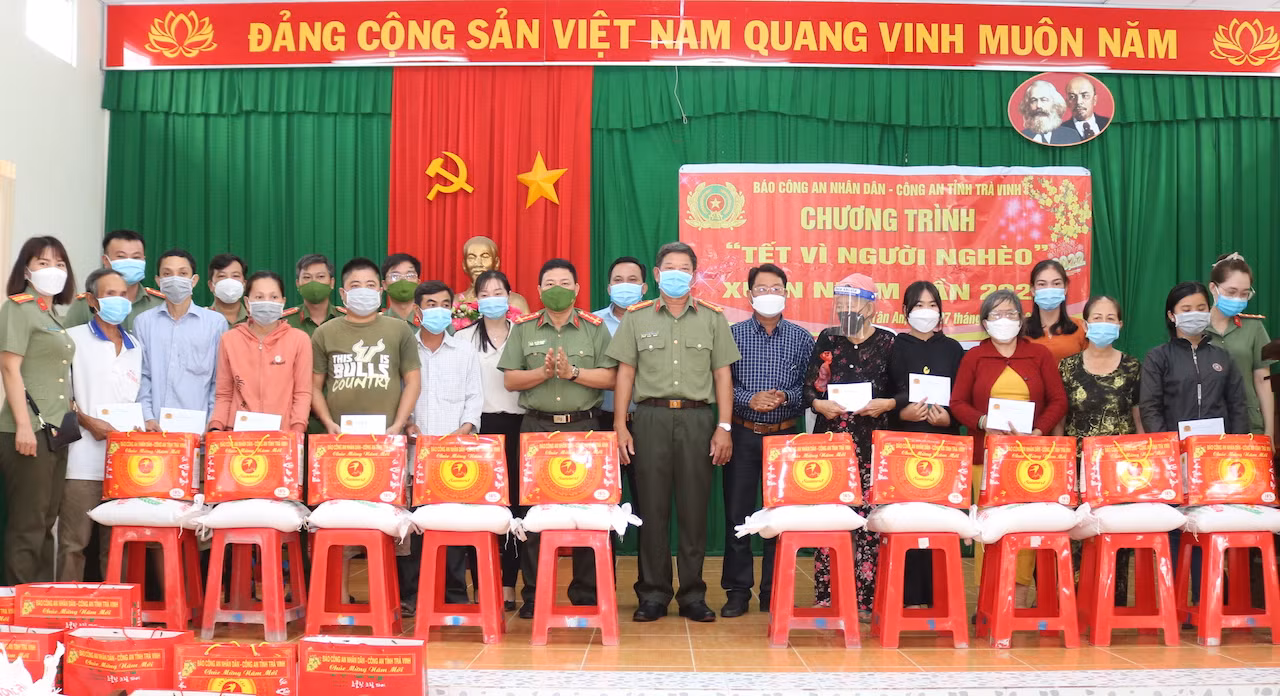 Góp chút quà Xuân với người dân Trà Vinh -0
