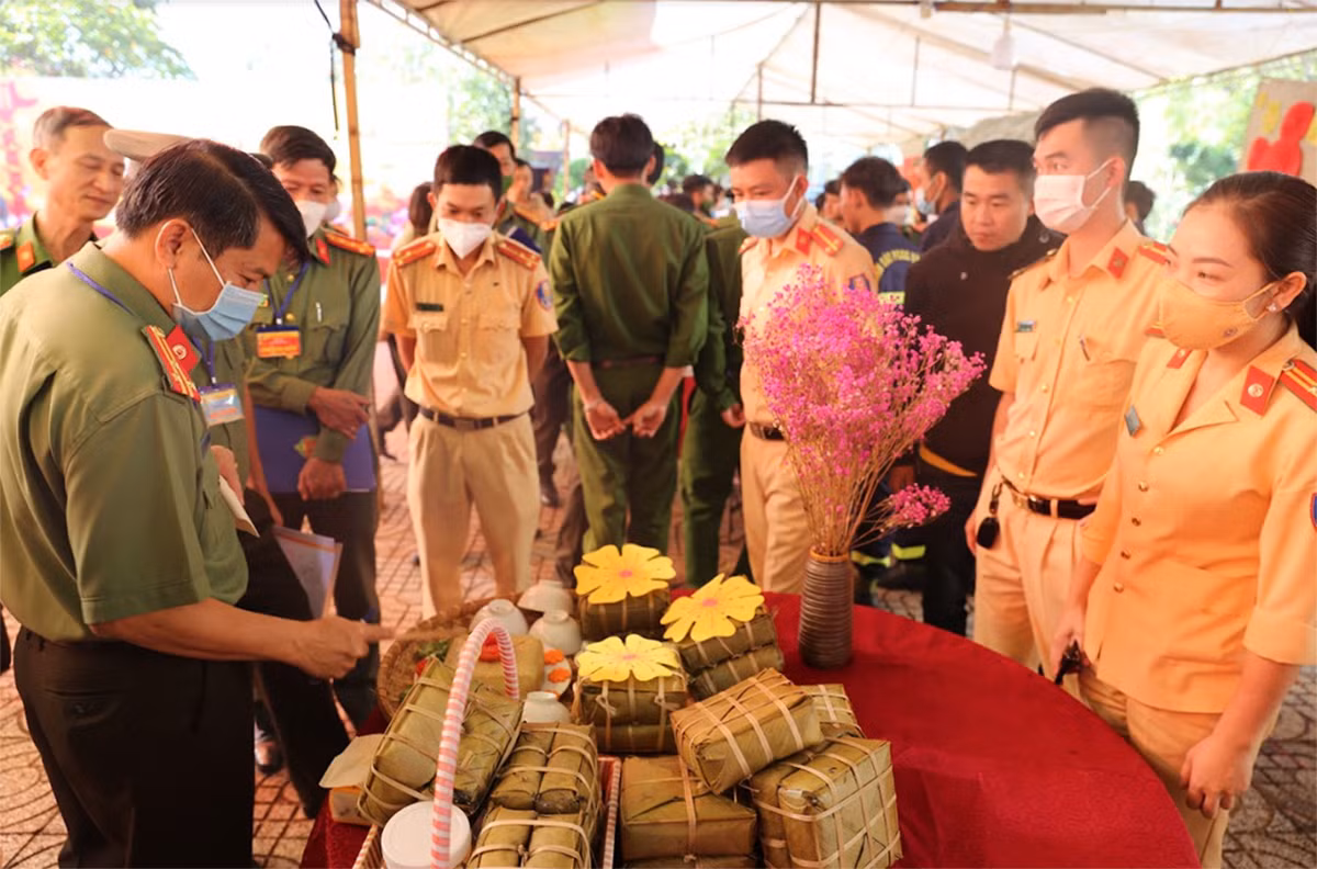 Sôi nổi Hội thi nấu bánh chưng, Xuân yêu thương- Xuân Nhâm Dần 2022 của Công an Đắk Nông -4