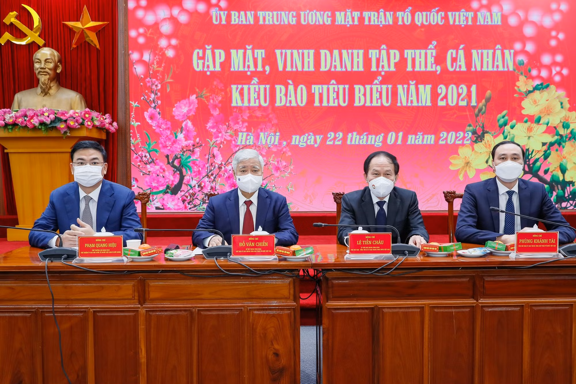 Mặt trận Tổ quốc Việt Nam tiếp đoàn kiều bào tiêu biểu -0