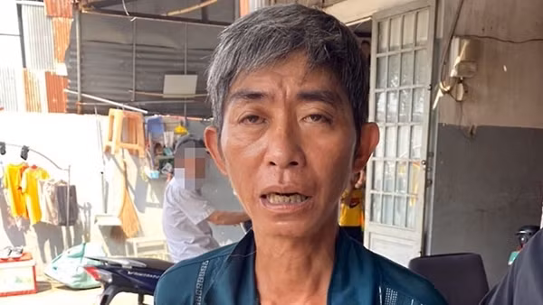 Tài xế xe ôm đâm gục bạn nhậu trong phòng trọ