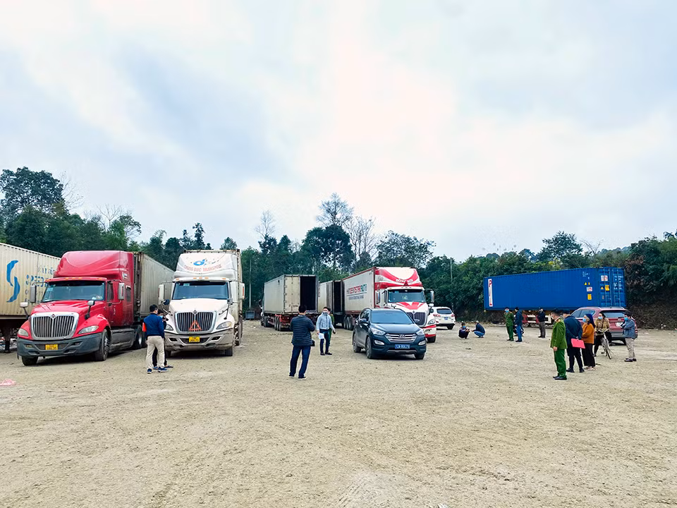 Khởi tố thêm 3 đối tượng liên quan&nbsp;vụ nhận hối lộ điều tiết xe vượt tuyến -0