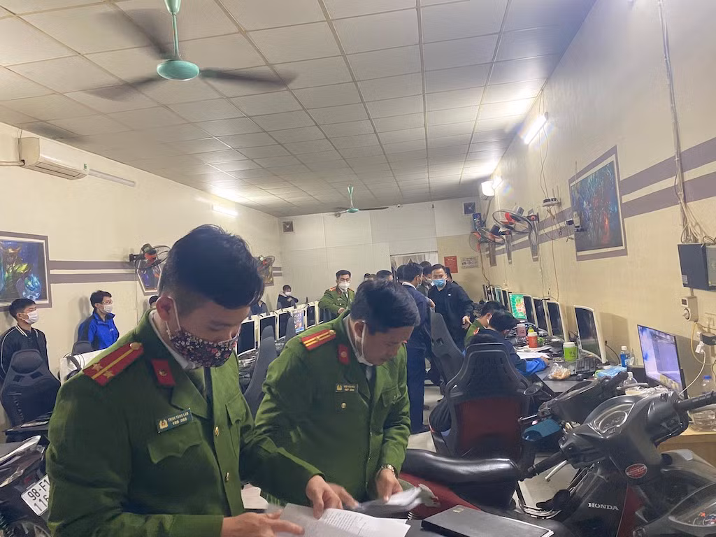 Triệt phá đường dây lừa bán vé máy bay giả dành cho cộng đồng người Việt Nam đang sinh sống ở nước ngoài -0