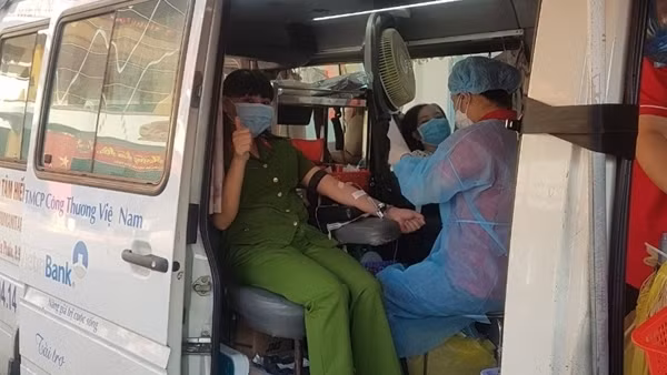 Sinh viên Đại học CSND hiến máu tình nguyện ảnh 2