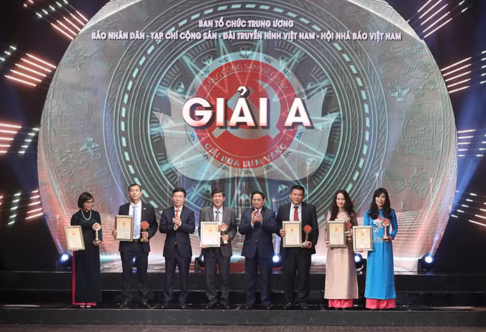 Vinh danh các tác giả, tác phẩm đoạt giải Búa liềm vàng lần thứ VI-năm 2021 -0