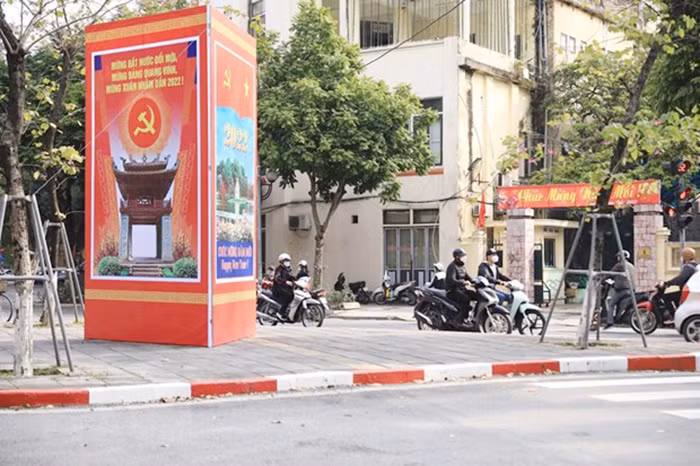 Hà Nội xã hội hóa công tác trang trí, chiếu sáng đón Tết Nguyên đán Nhâm Dần -0