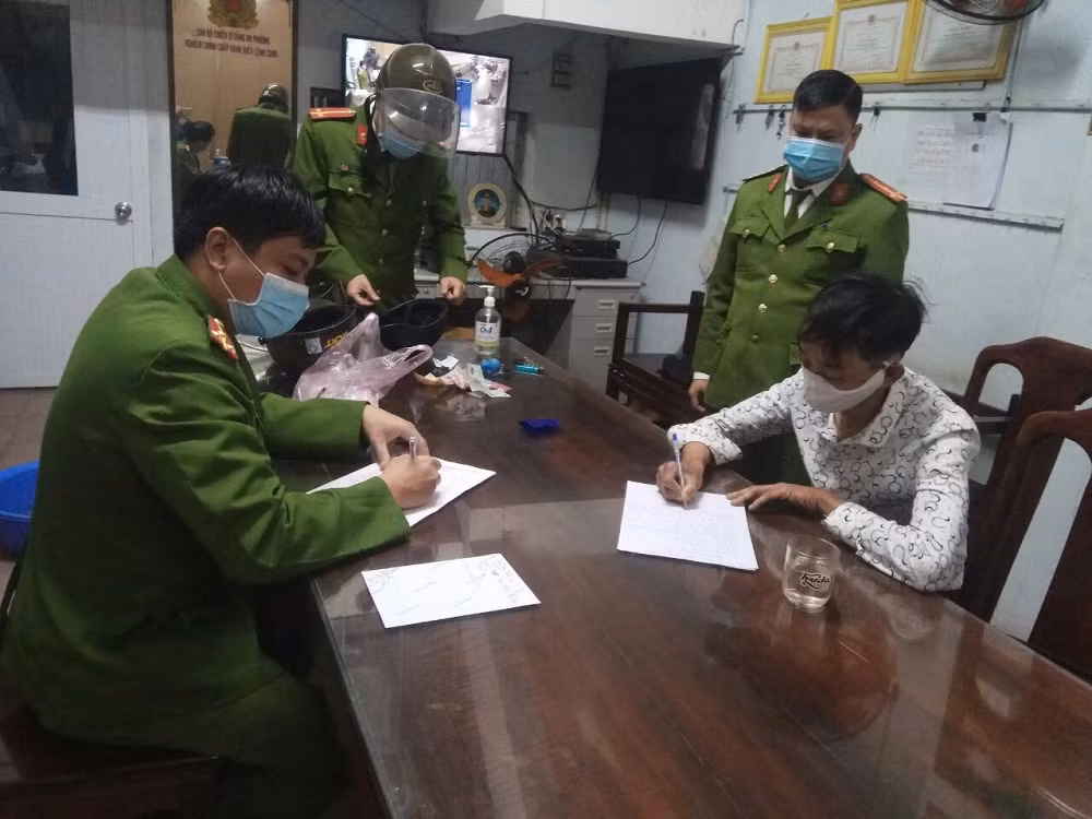 Đối tượng 5 tiền án vừa ra tù lại tàng trữ ma túy -0