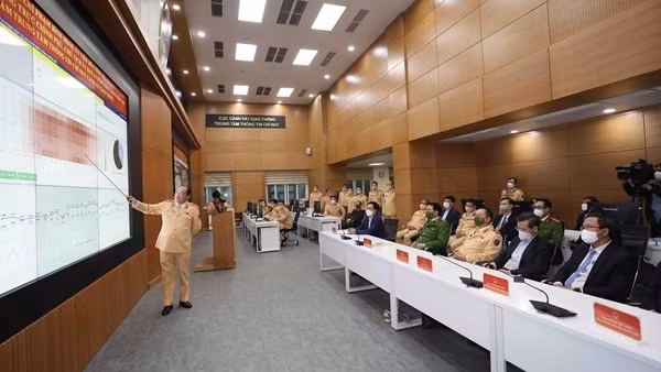 Phó Thủ tướng Thường trực Chính phủ Phạm Bình Minh gửi Thư khen lực lượng CSGT ảnh 2