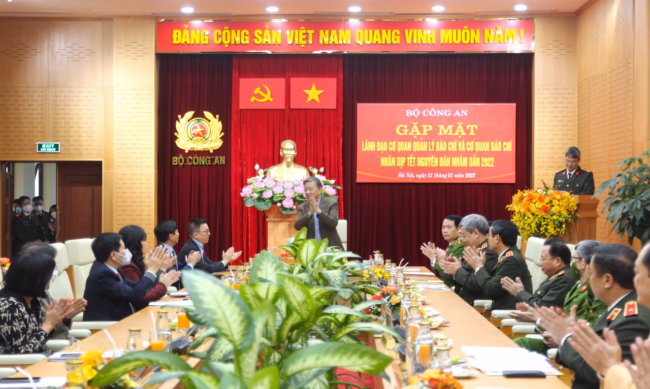 Tăng cường mối quan hệ bền chặt trong thông tin, tuyên truyền các mặt công tác Công an -0