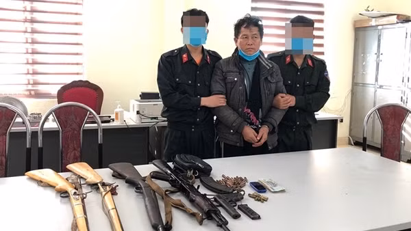 Phát hiện “kho” vũ khí trên ô tô tải ảnh 4