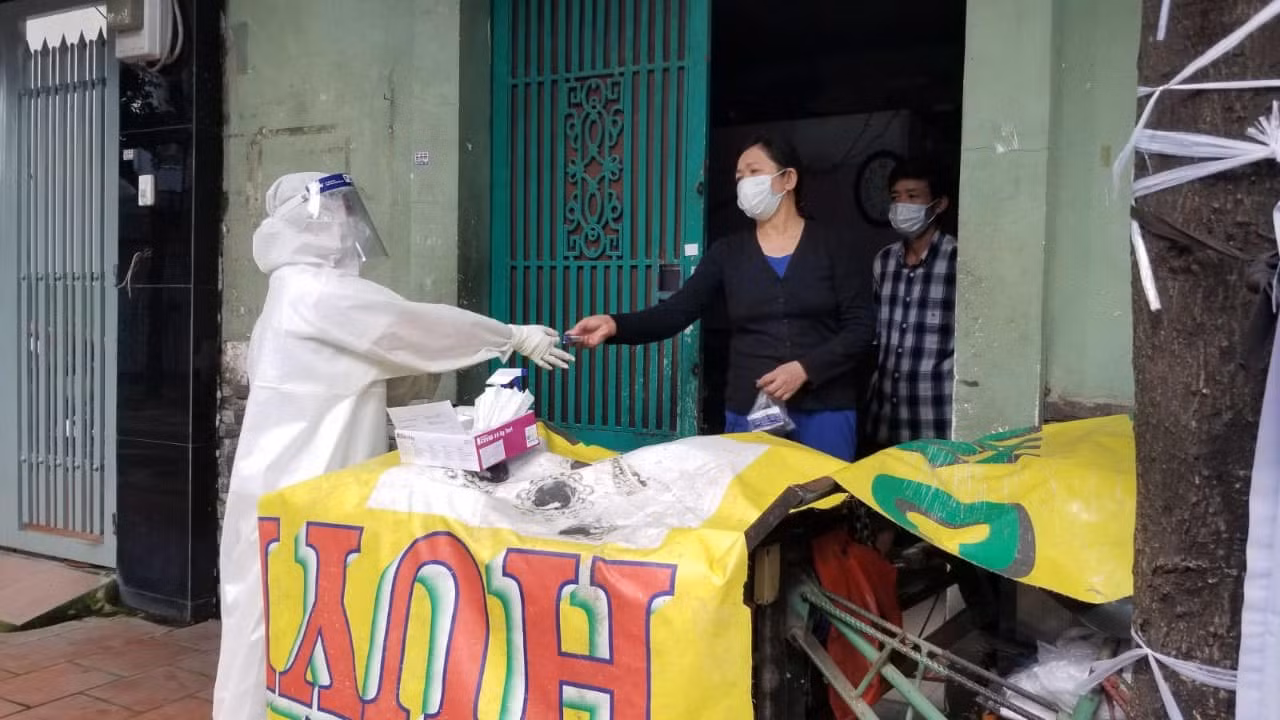 Đường dây nóng về y tế luôn “nóng” -0