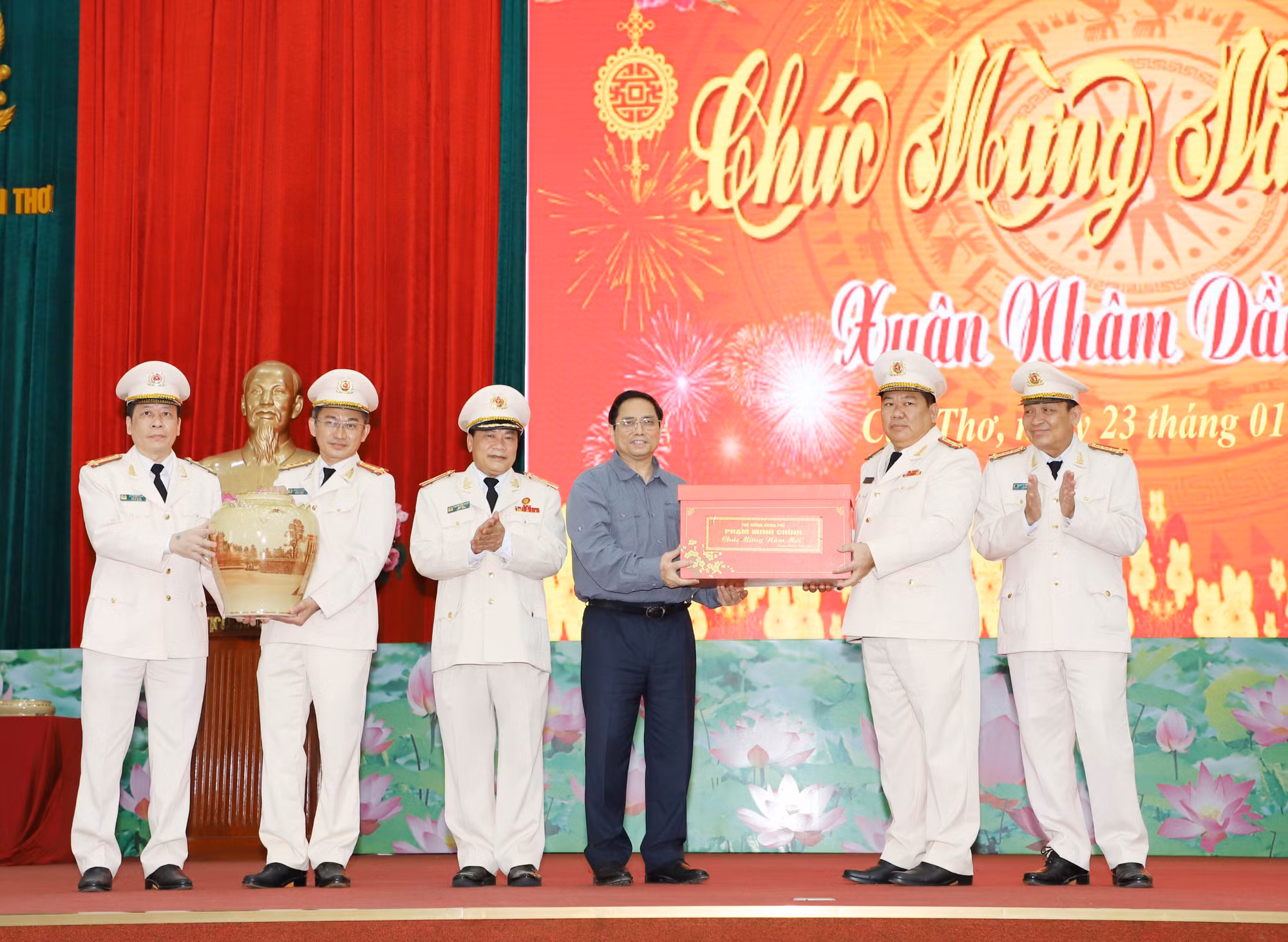 Thủ tướng Phạm Minh Chính thăm, làm việc với Công an TP Cần Thơ -0
