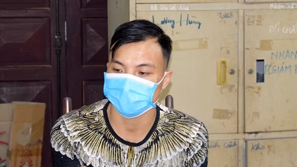 Dùng kích điện chặn đường cướp tài sản ảnh 3