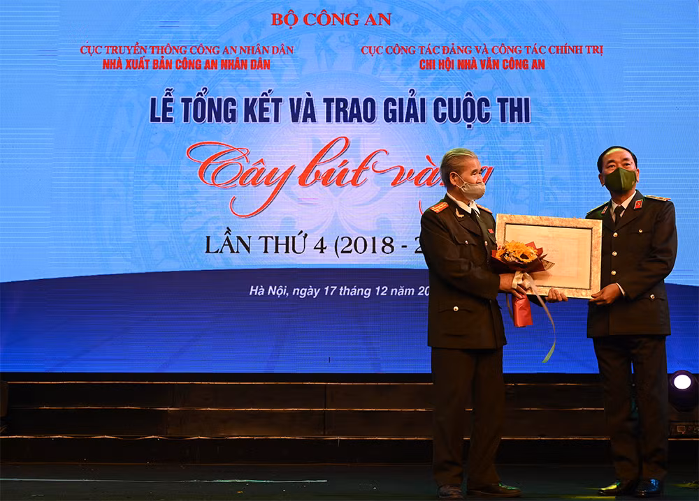 Hồi ức mười năm - những trang vàng tư liệu -0