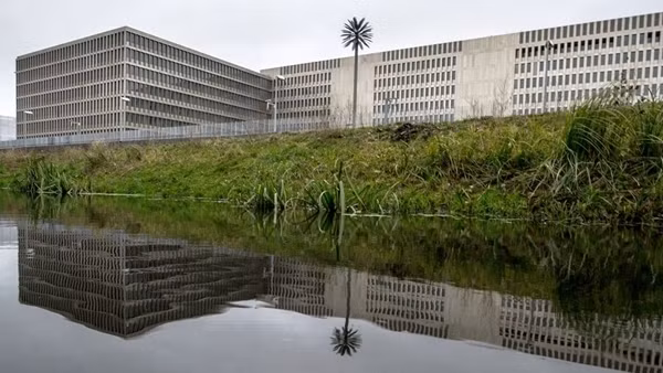 Saddam Hussein với tình báo Đức