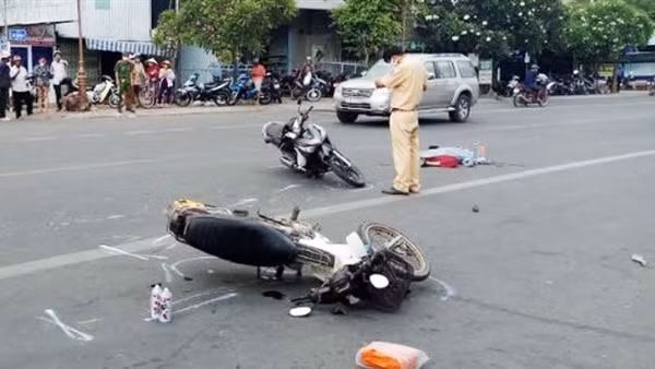 Ô tô rơi xuống hố, 3 người thương vong ảnh 4