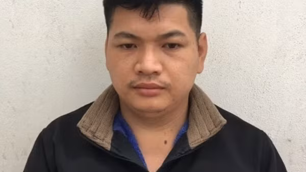 Nhậu say đập phá đồ đạc, đánh chủ quán, ném Thượng uý Công an bị thương ảnh 4
