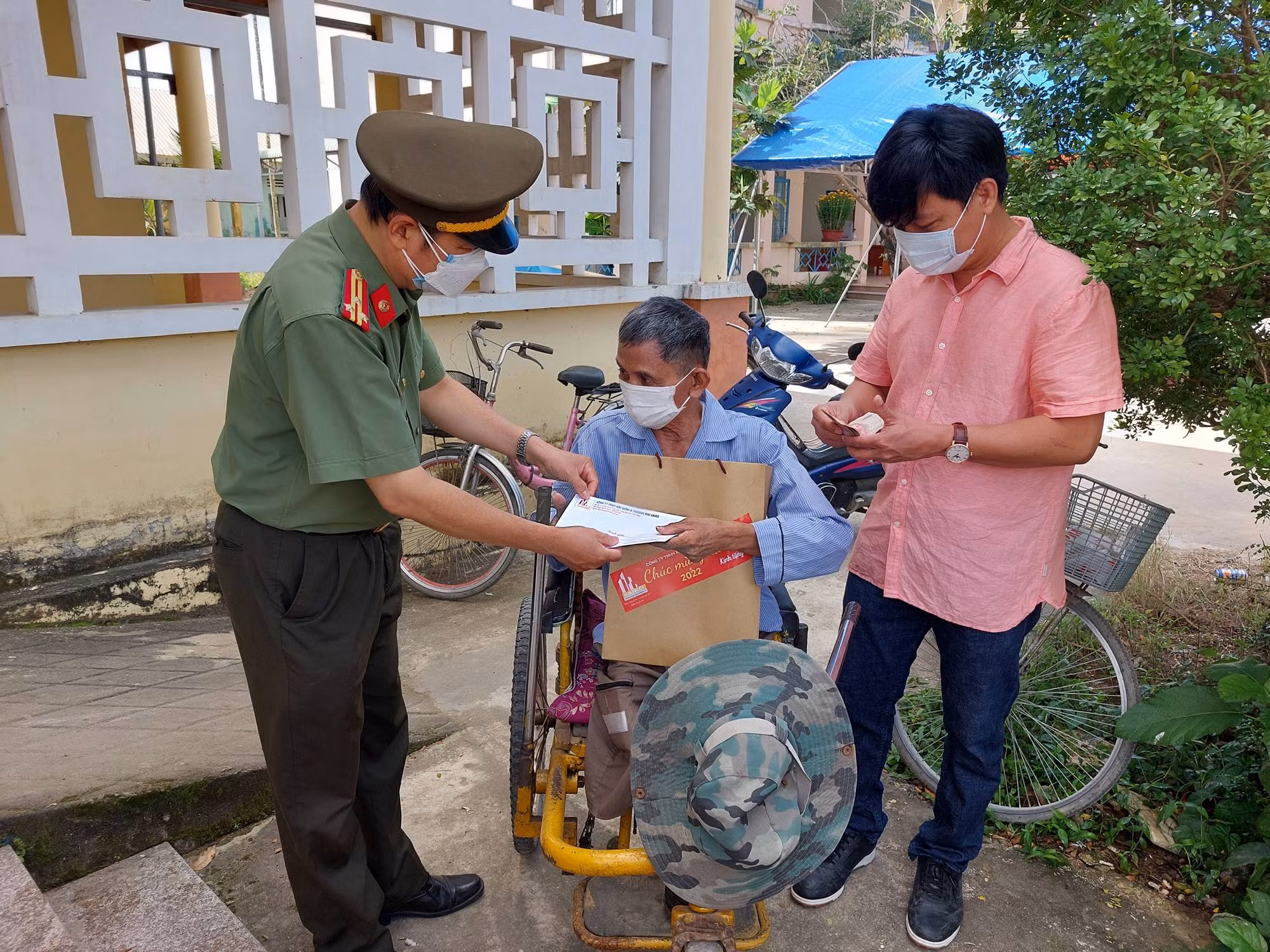 Báo CAND tiếp tục chương trình tặng quà “Tết vì người nghèo” ở Quảng Nam -0