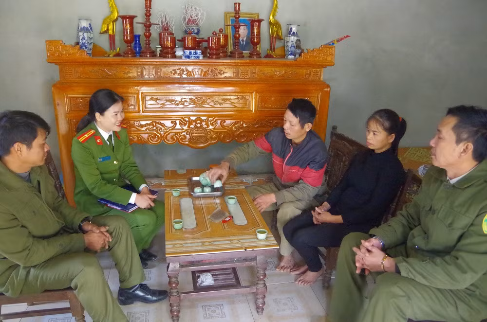 Chuyện về những nữ Công an xã chính quy -0