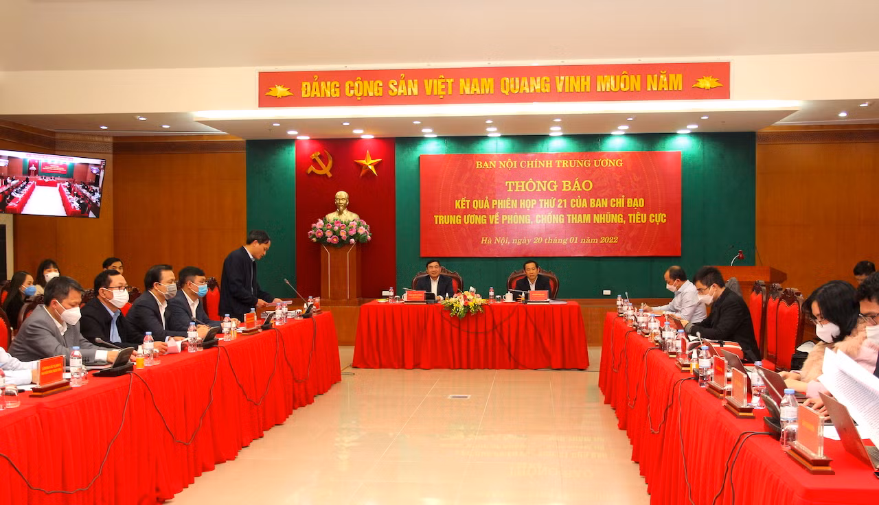 Chống tham nhũng, tiêu cực không vì chống dịch mà 