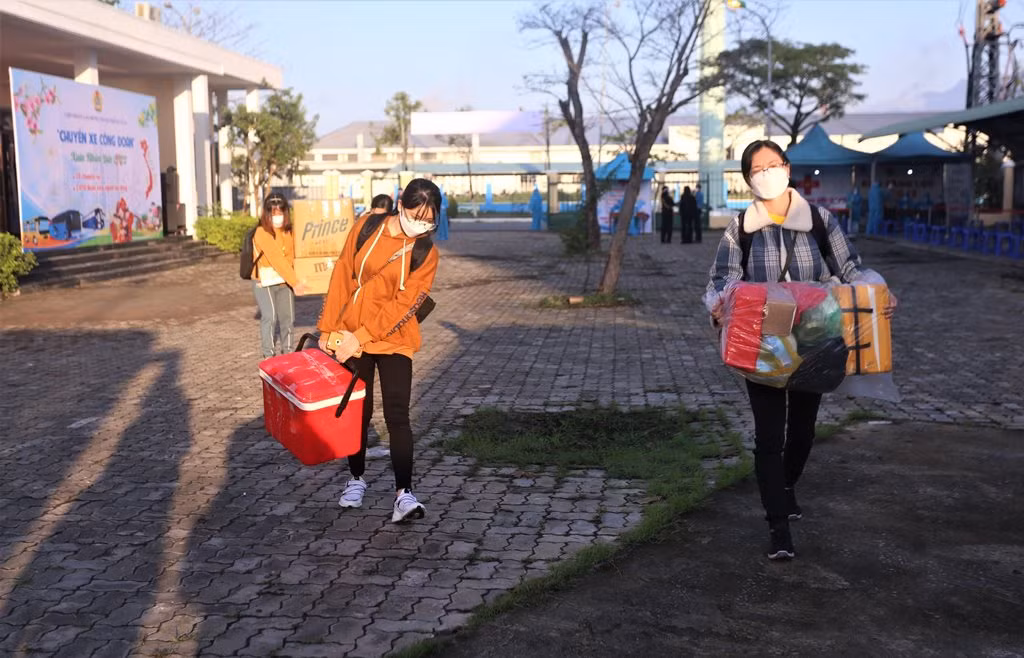 Đà Nẵng: Những chuyến xe 0 đồng đưa hơn 2000 công nhân về “quê ăn Tết” -3