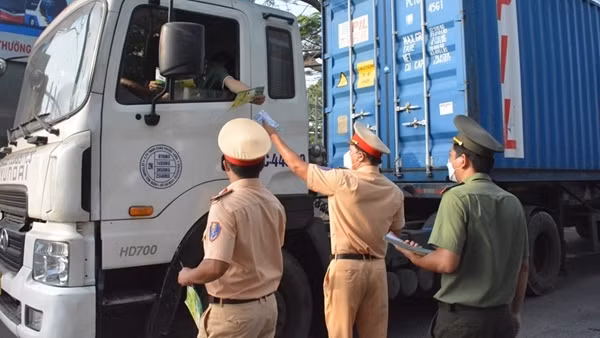 Xử lý nghiêm vi phạm trật tự ATGT sau Tết ảnh 3