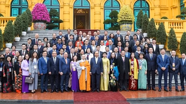 Cội nguồn Việt Nam luôn hiện hữu ở mỗi trái tim người Việt ảnh 9